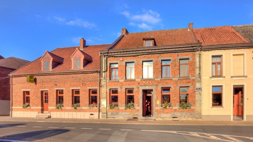 Auberge Le XIX Eme Thulin Bagian luar foto